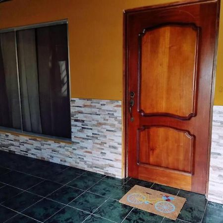 Casa Kros Quepos Exterior photo